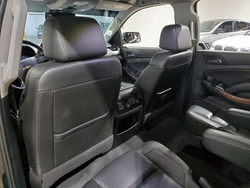 Used 2020 Chevrolet Suburban Premier image 25