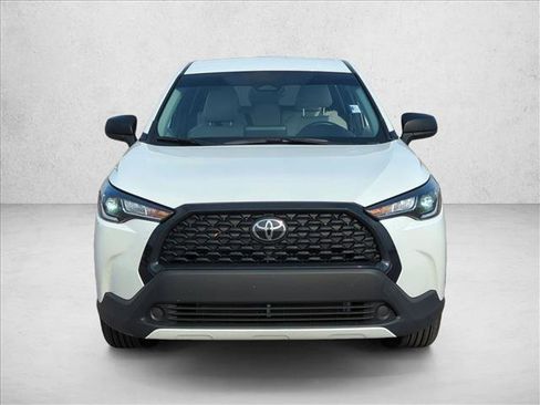 Used 2025 Toyota Corolla Cross L image 2