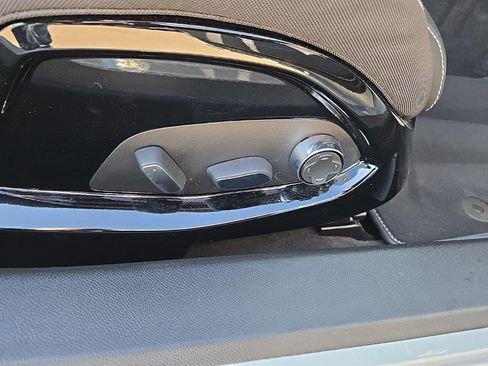 Used 2023 Chevrolet Corvette Stingray w/ Z51 Performance Package image 18