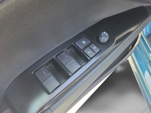 Used 2025 Toyota Camry SE image 22