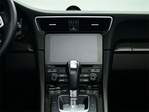 Used 2019 Porsche 911 Turbo S image 18