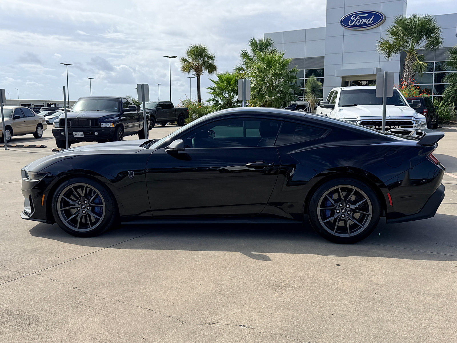 Used 2025 Ford Mustang Dark Horse RWD image 4