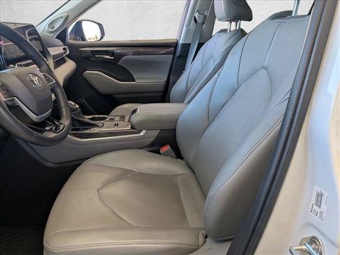 Used 2022 Toyota Highlander Limited AWD/4WD image 14