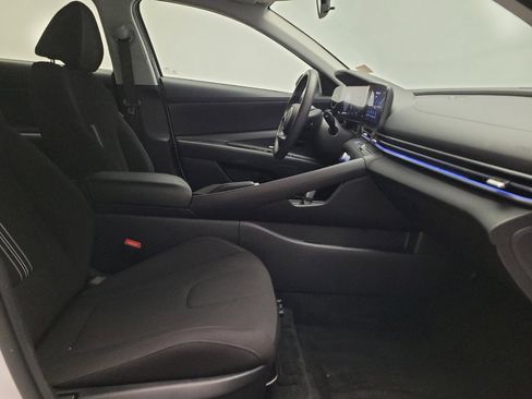 Used 2024 Hyundai Elantra SEL FWD image 21