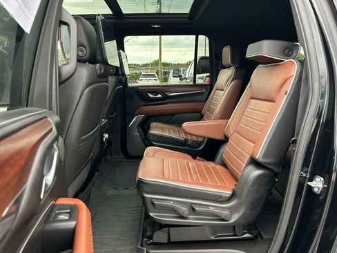 Used 2024 GMC Yukon XL Denali Ultimate w/ LPO, Floor Liner Package AWD/4WD image 21