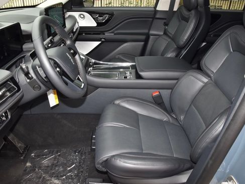 New 2026 Lincoln Aviator Reserve AWD/4WD image 13