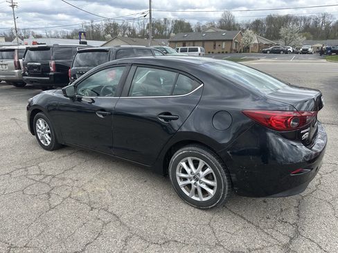 Used 2018 MAZDA MAZDA3 Sport w/ Preferred Equipment Package image 10