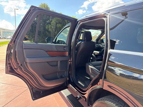 Certified 2024 Lincoln Navigator Premiere AWD/4WD image 21