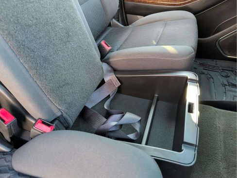 Used 2015 Chevrolet Suburban Fleet image 19