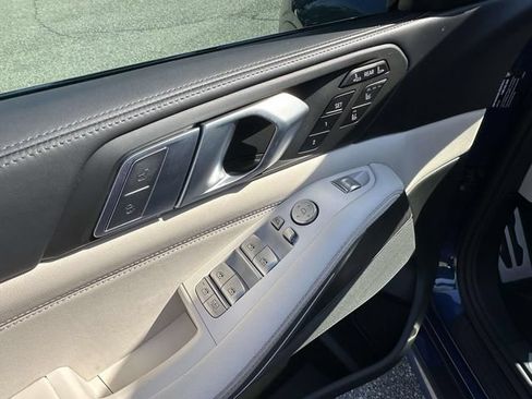 Used 2021 BMW X7 M50i AWD/4WD image 25