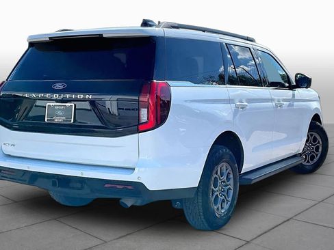 Used 2025 Ford Expedition Active AWD/4WD image 7
