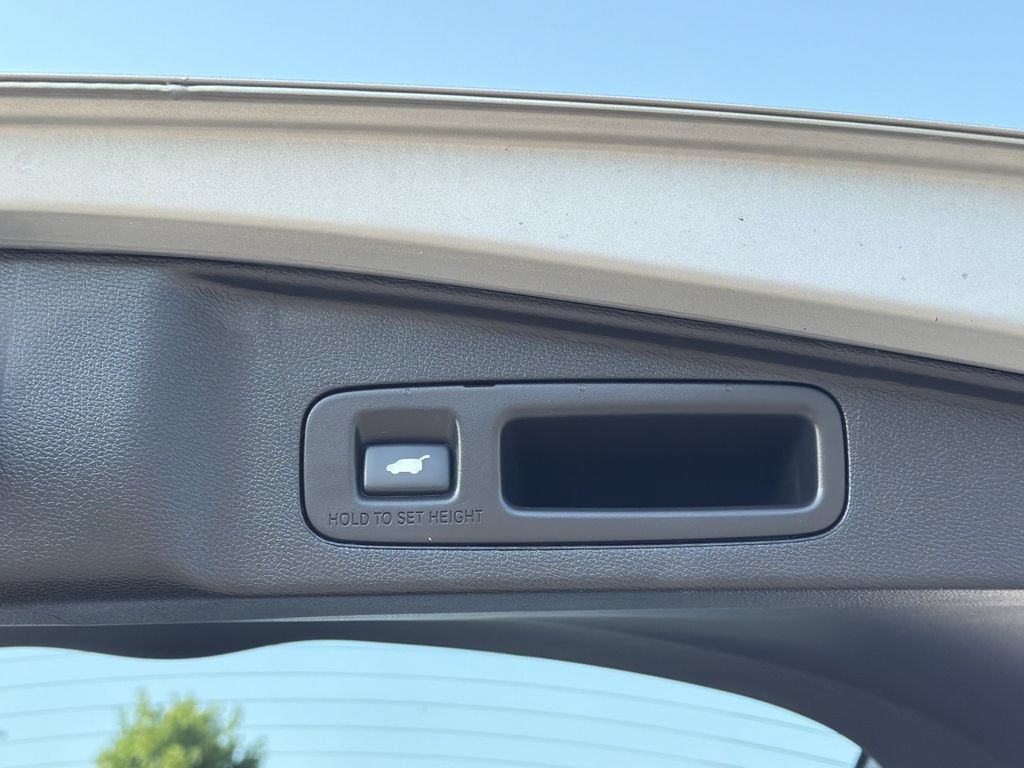 Used 2020 Honda CR-V Touring image 15