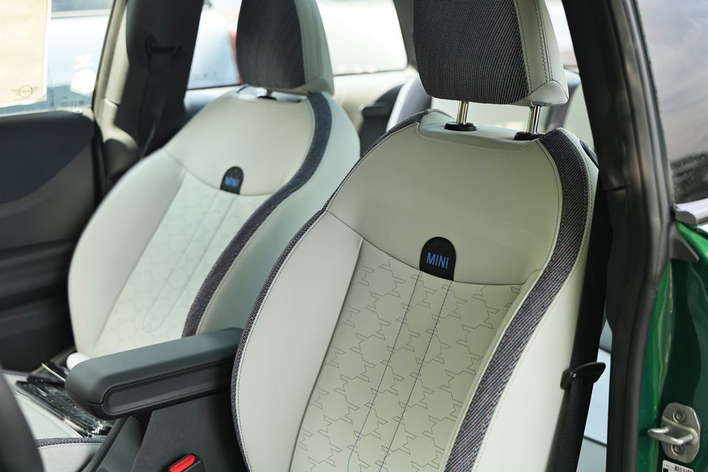 New 2026 MINI Cooper 2-Door Hardtop FWD image 21