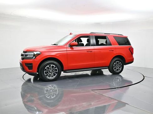Used 2024 Ford Expedition XLT image 5