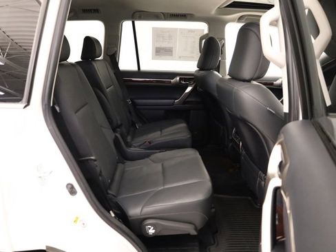 Used 2019 Lexus GX 460 Luxury w/ Sport Design Package image 39