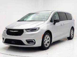 Used 2024 Chrysler Pacifica Limited video 2