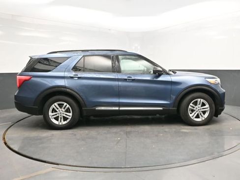 Used 2020 Ford Explorer XLT w/ Equipment Group 202A image 8