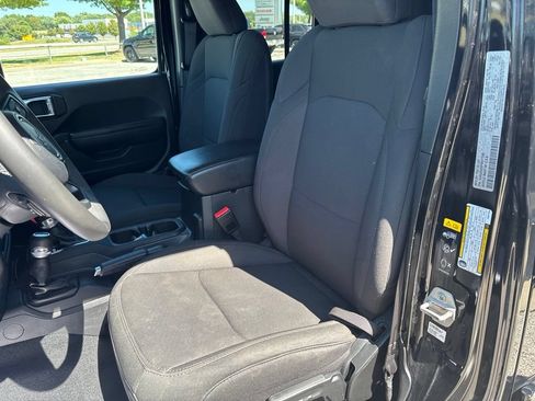 Used 2023 Jeep Wrangler Unlimited Sport AWD/4WD image 34