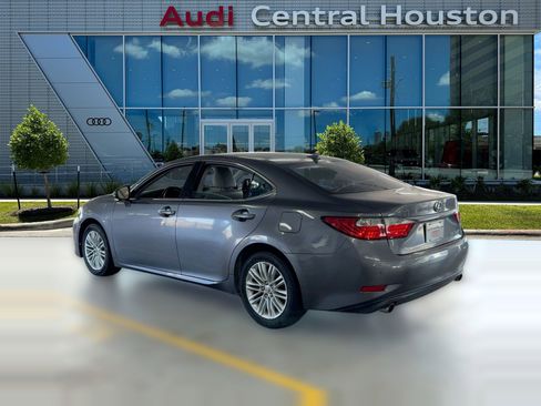 Used 2013 Lexus ES 350 4dr Sdn image 3