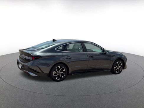 Used 2025 Hyundai Sonata SEL FWD image 12