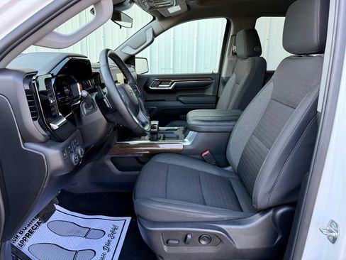 Used 2024 Chevrolet Silverado 1500 RST AWD/4WD image 29