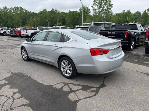 Used 2017 Chevrolet Impala LT FWD image 2