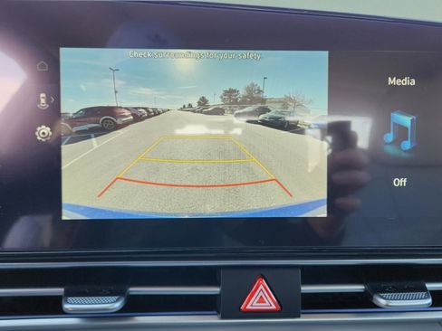 New 2026 Hyundai Elantra Limited FWD image 18