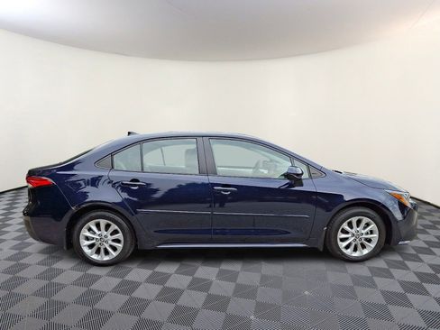 Certified 2022 Toyota Corolla LE w/ LE Convenience Package image 7