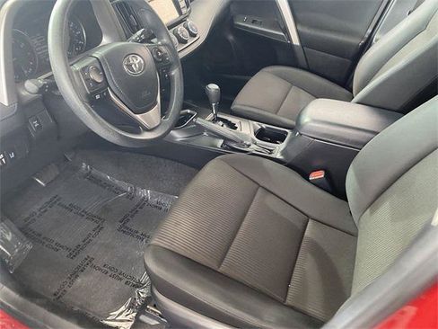 Certified 2018 Toyota RAV4 LE w/ Carpet Mat Package AWD/4WD image 13