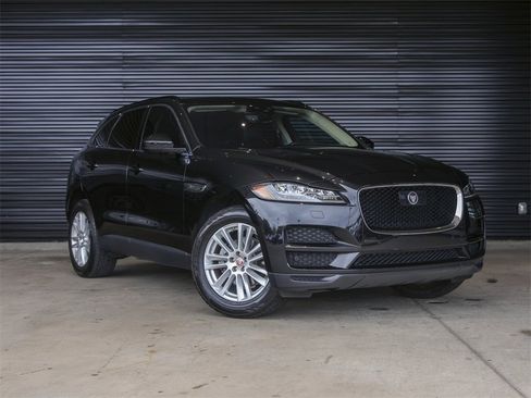 Used 2019 Jaguar F-PACE Prestige image 9