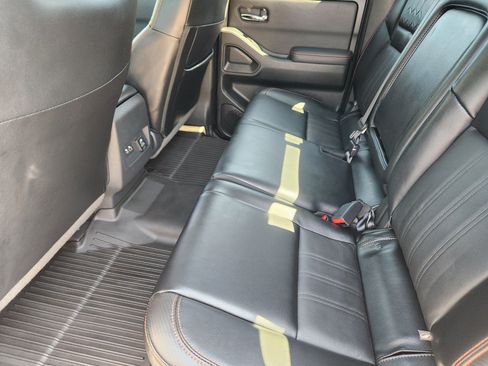 Used 2023 Nissan Frontier PRO-4X w/ Pro Convenience Package AWD/4WD image 12