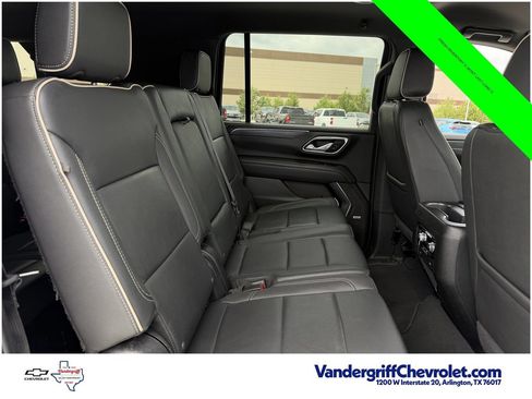 Used 2024 GMC Yukon XL SLT RWD image 29