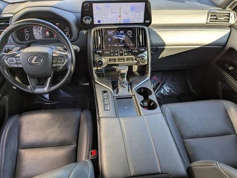 Used 2023 Lexus LX 600 4WD w/ Premium Package image 18