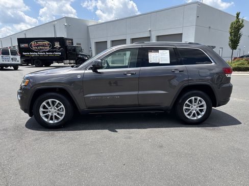 Certified 2021 Jeep Grand Cherokee Laredo AWD/4WD image 5