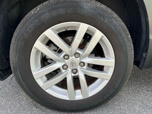 Used 2015 Toyota Highlander LE image 9