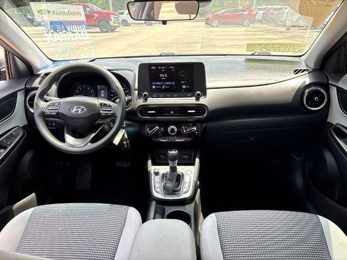 Used 2023 Hyundai Kona SE AWD/4WD image 7