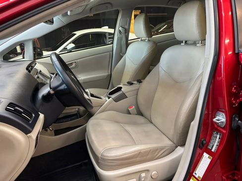 Used 2014 Toyota Prius Four image 13
