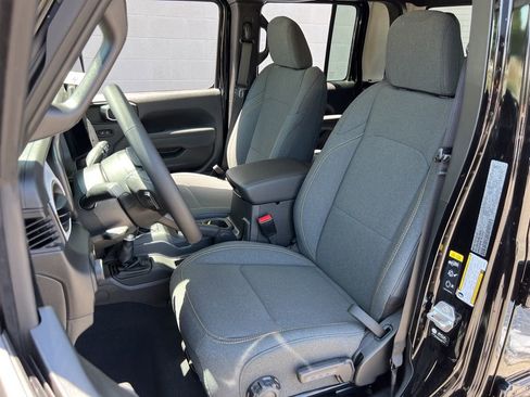 New 2025 Jeep Gladiator Sport AWD/4WD image 21