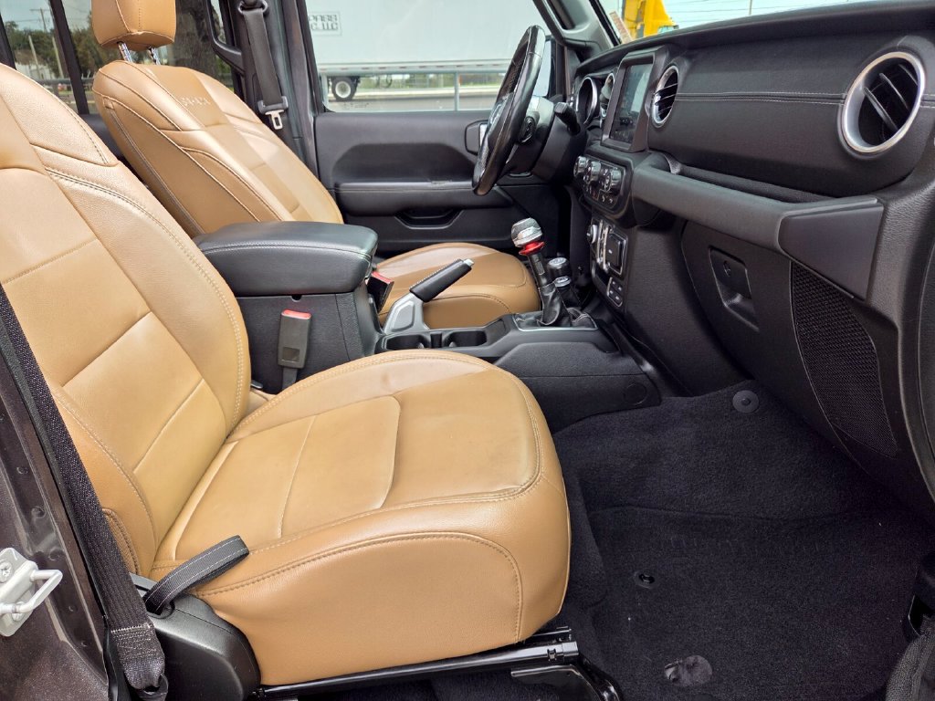 Used 2020 Jeep Wrangler Unlimited Sahara AWD/4WD image 15
