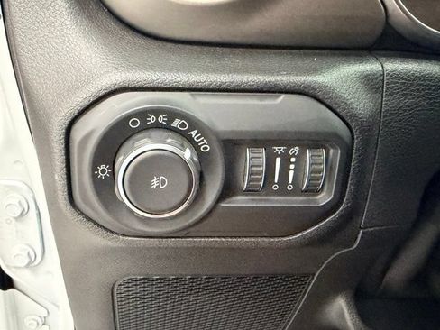 Used 2021 Jeep Wrangler Unlimited Rubicon AWD/4WD image 17