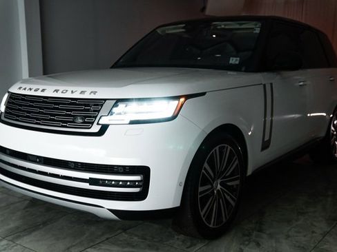 Used 2023 Land Rover Range Rover Autobiography image 39