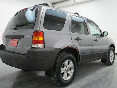 Used 2007 Ford Escape XLT image 8