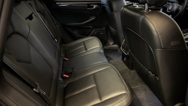 Used 2023 Porsche Macan S AWD/4WD image 20
