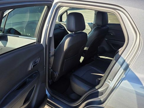 Certified 2019 Chevrolet Trax LT w/ LT Convenience Package AWD/4WD image 14