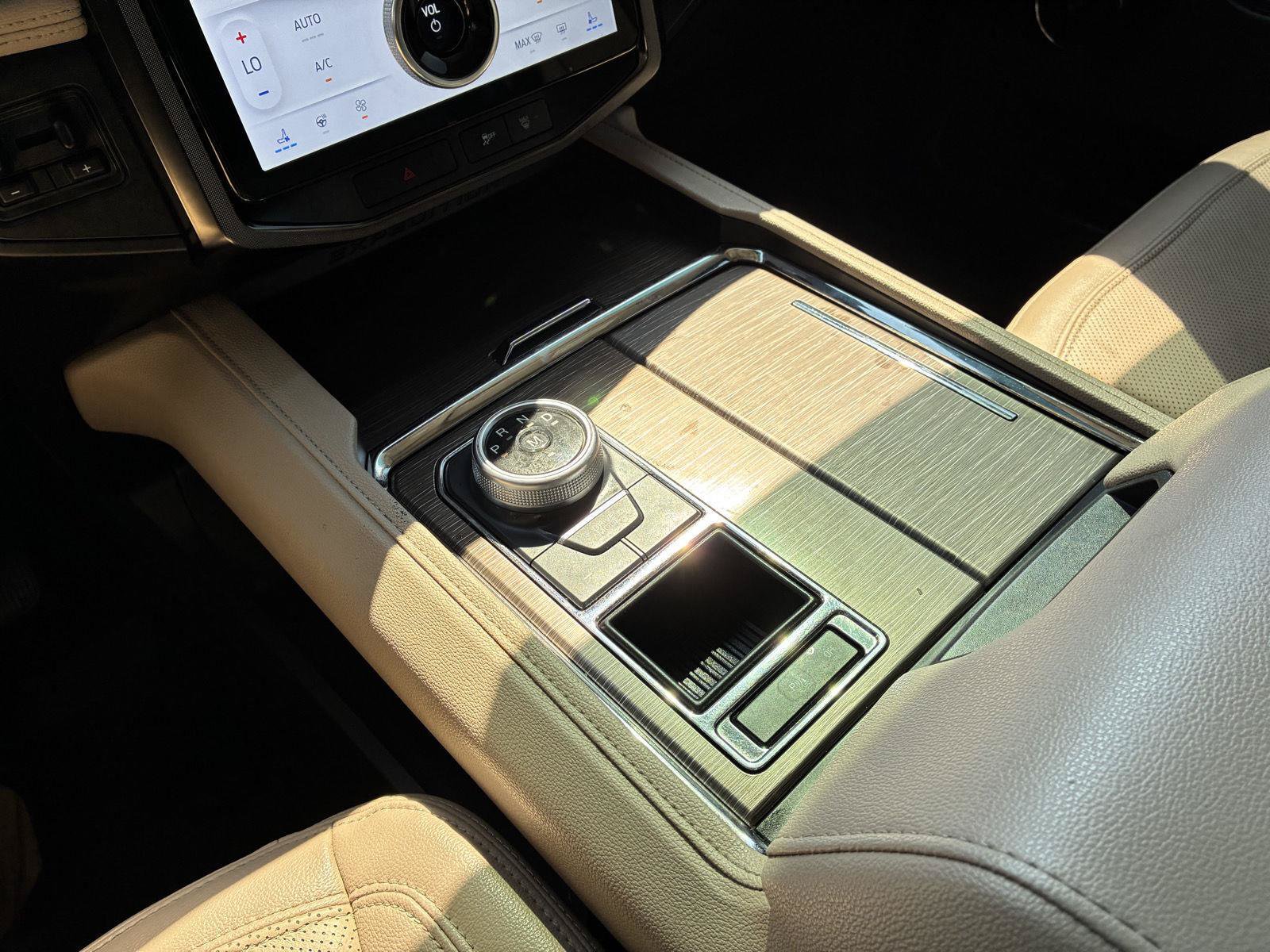 Used 2022 Ford Expedition Max Limited RWD image 19