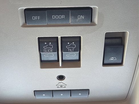 Used 2018 Chevrolet Silverado 2500 LTZ w/ Duramax Plus Package image 20