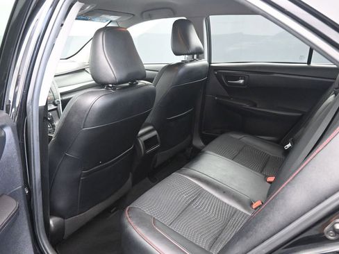 Used 2015 Toyota Camry SE image 17