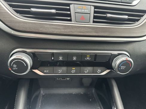 Used 2023 Nissan Altima 2.5 SV AWD/4WD image 18