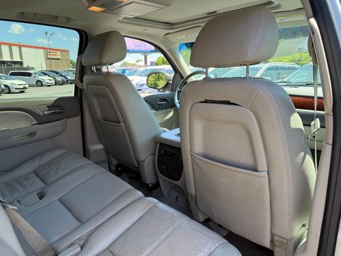Used 2010 Chevrolet Suburban LT AWD/4WD image 34