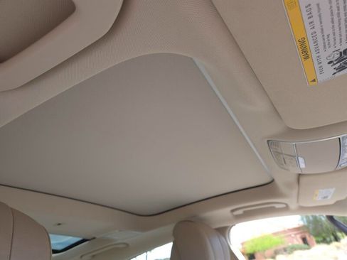 Used 2017 Mercedes-Benz S 550 Sedan image 19